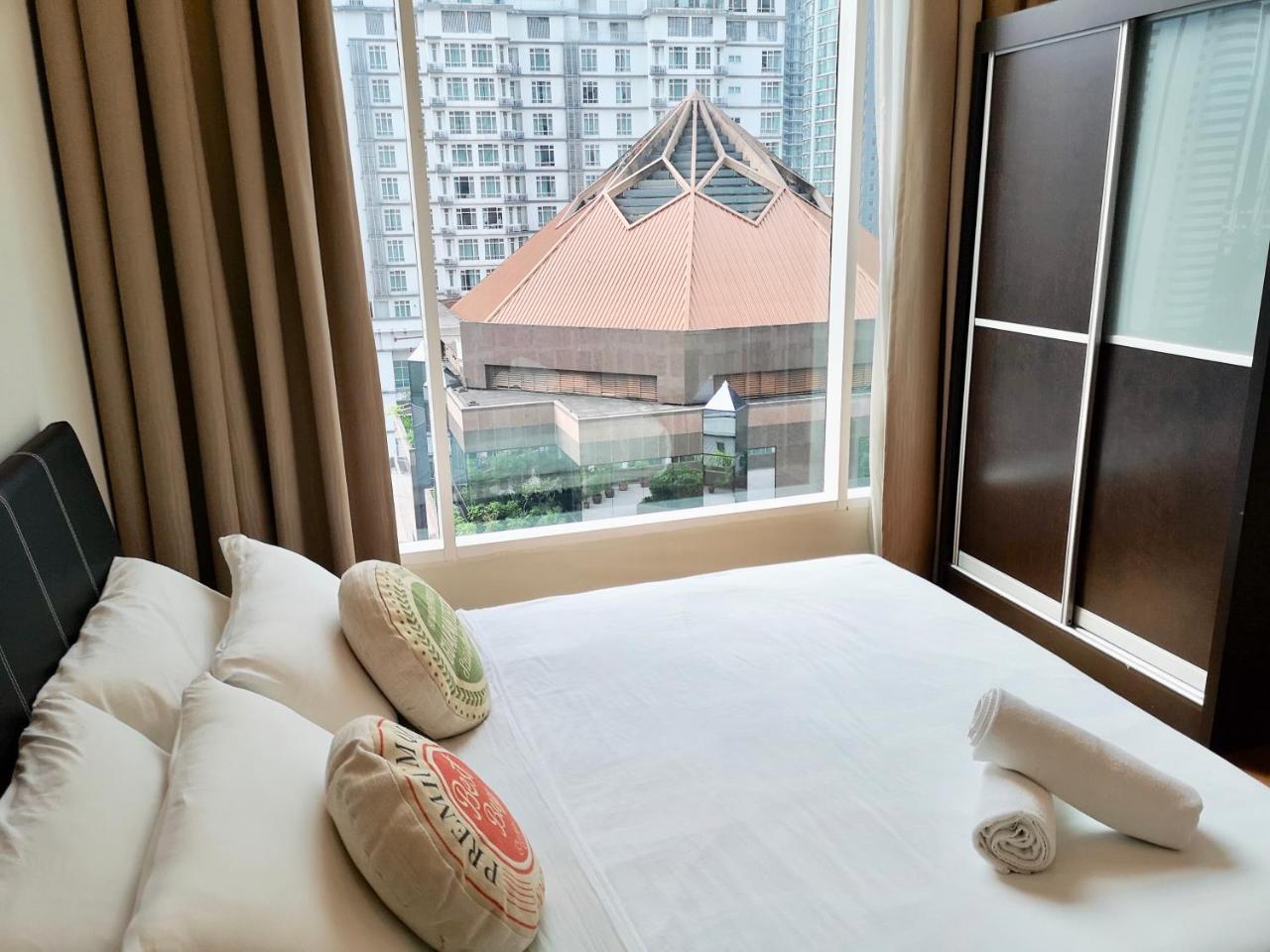 Soho Suites Klcc By Pnut Klcc View Kuala Lumpur Exterior photo